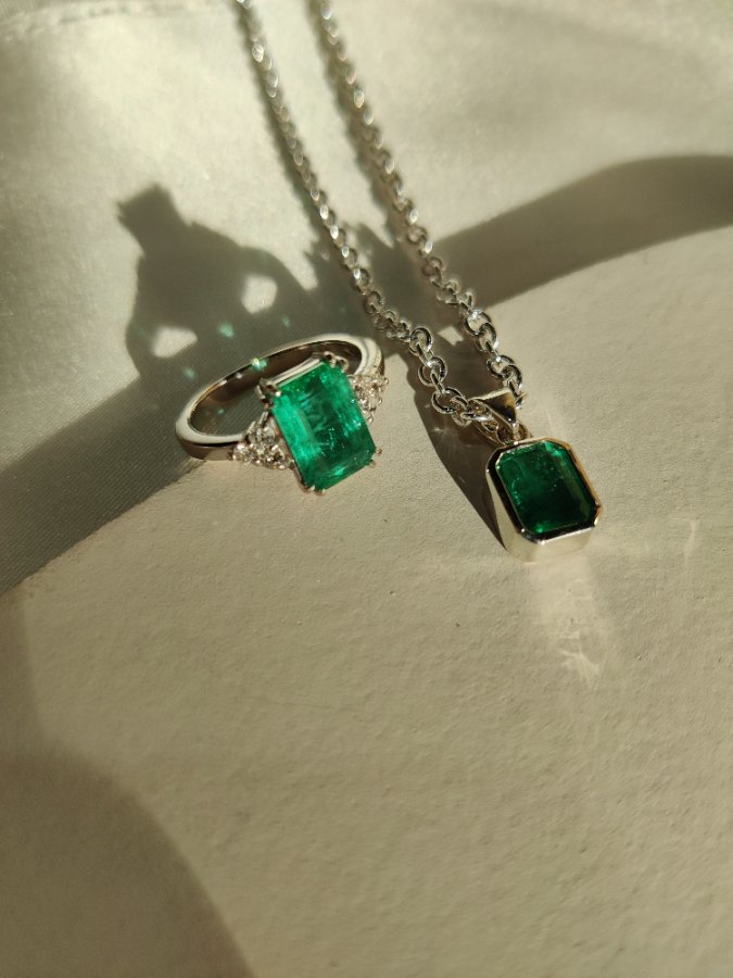 Emerald set in white gold